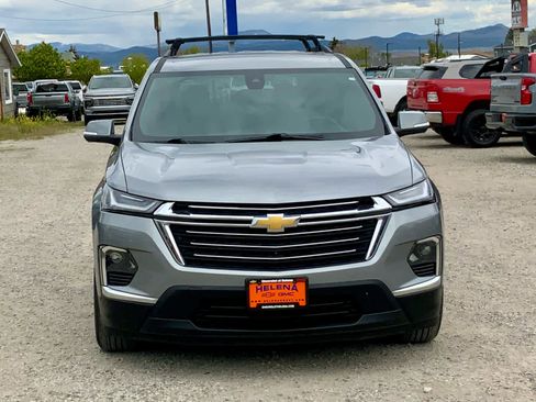 Used 2023 Chevrolet Traverse LT w/ Rear Camera Mirror Package AWD/4WD image 8