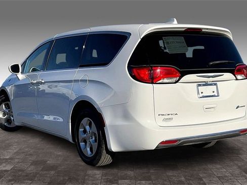Used 2017 Chrysler Pacifica Touring Plus image 12
