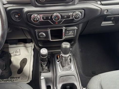 Used 2021 Jeep Gladiator Sport AWD/4WD image 22