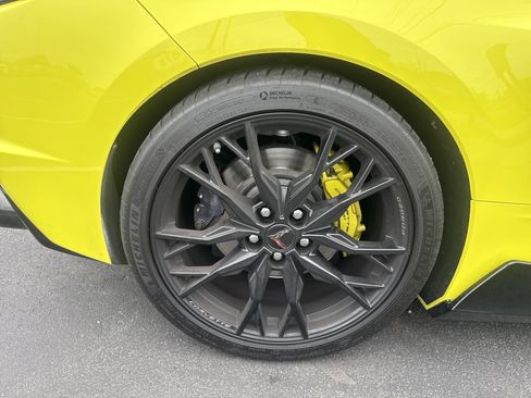 Used 2023 Chevrolet Corvette Stingray Preferred Cpe w/ Z51 Performance Package RWD image 9