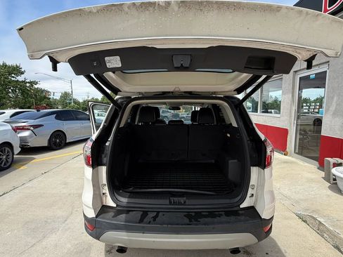 Used 2018 Ford Escape Titanium w/ Ford Safe & Smart Package AWD/4WD image 21