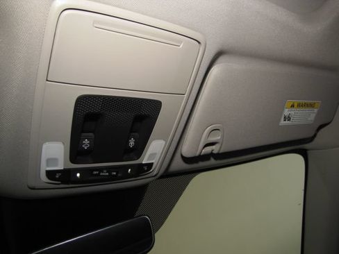 Certified 2025 Honda Pilot Touring image 8