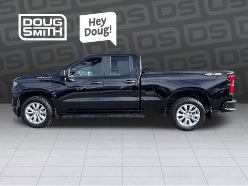 Used 2021 Chevrolet Silverado 1500 Custom AWD/4WD image 2