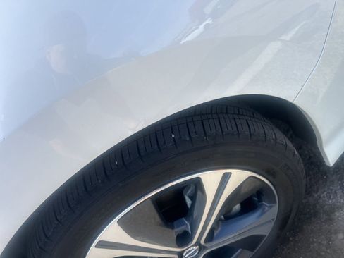 Used 2019 Nissan Leaf SV w/ SV Technology Package image 10