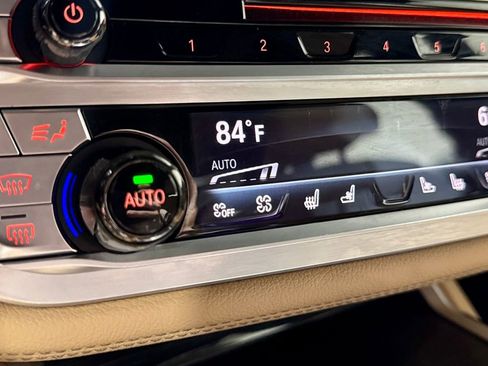 Used 2018 BMW 750i image 23