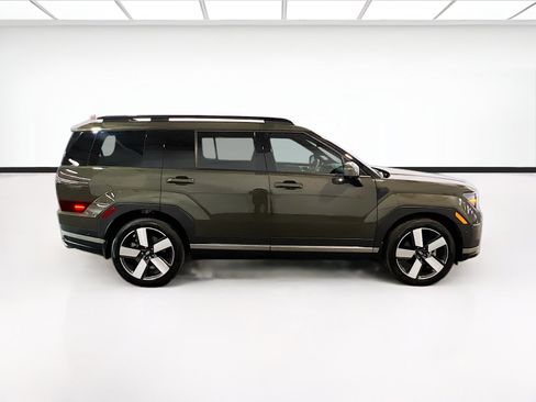 Used 2025 Hyundai Santa Fe Limited AWD/4WD image 25