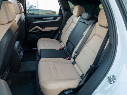 New 2026 Porsche Cayenne AWD/4WD image 34