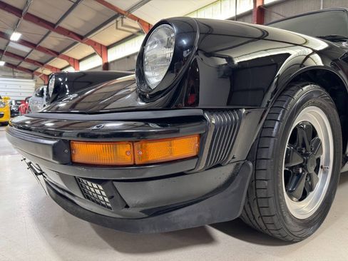 Used 1987 Porsche 911 Carrera RWD image 25