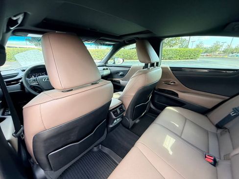 Certified 2022 Lexus ES 350 w/ Accessory Package 2 image 19