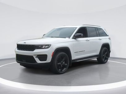 Used 2023 Jeep Grand Cherokee Altitude