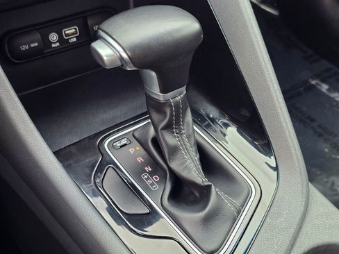 Used 2019 Kia Niro EX image 30