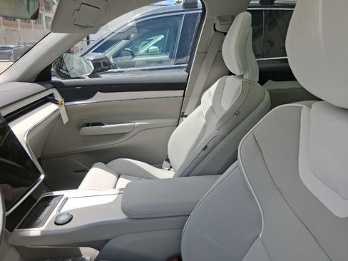 New 2026 Volvo EX90 Plus AWD/4WD image 8