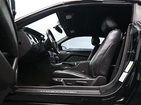 Used 2013 Ford Mustang Premium image 10