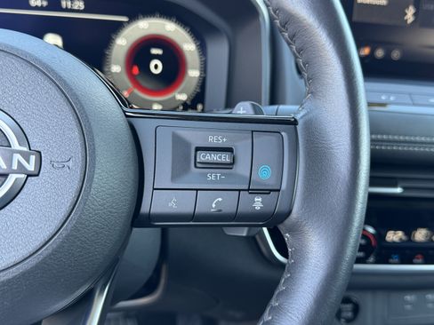 Used 2024 Nissan Rogue SL w/ SL Premium Package image 31