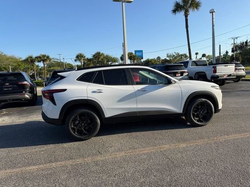 New 2026 Chevrolet Trax LT FWD image 13