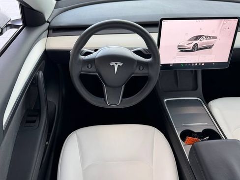 Used 2023 Tesla Model 3 Standard Range RWD image 4