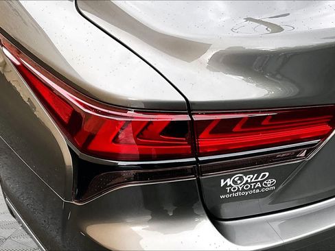 Used 2022 Lexus LS 500 AWD w/ Accessory Package (Z2) image 29