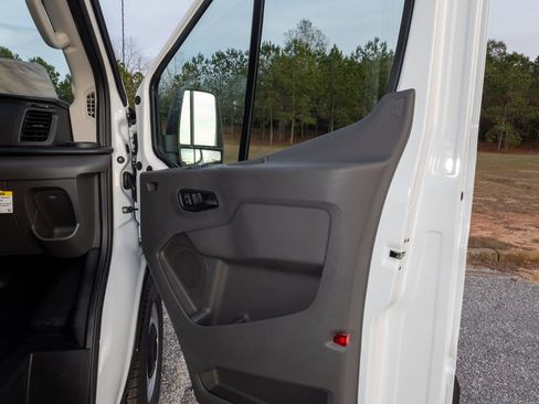 New 2026 Ford Transit 250 148 Medium Roof RWD image 21