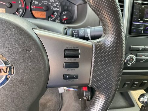 Used 2012 Nissan Frontier SV AWD/4WD image 10