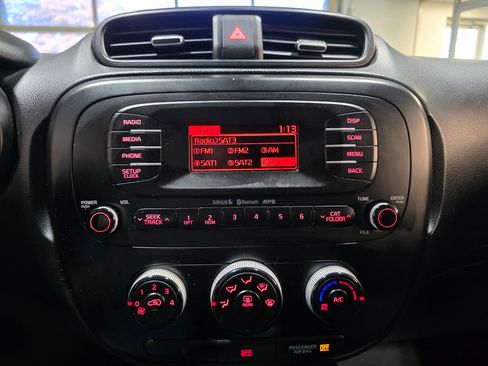 Used 2016 Kia Soul image 18