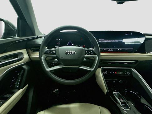 Used 2025 Audi Q5 Premium AWD/4WD image 11