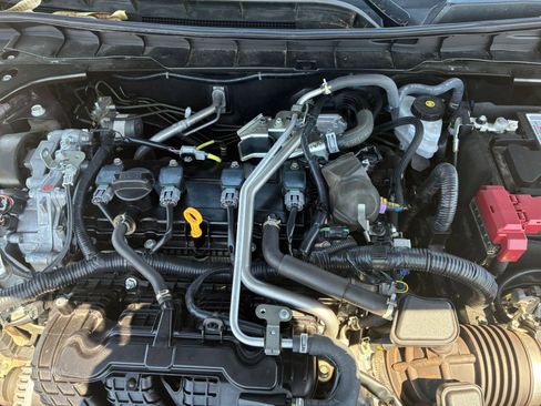 Used 2025 Nissan Altima 2.5 SV FWD image 32