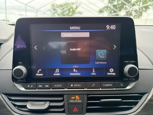 Used 2025 Nissan Altima 2.5 SV FWD image 21