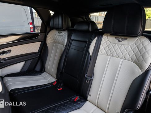 Used 2018 Bentley Bentayga AWD/4WD image 5