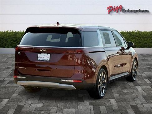 Used 2023 Kia Carnival EX w/ Paint Protection Package FWD image 8