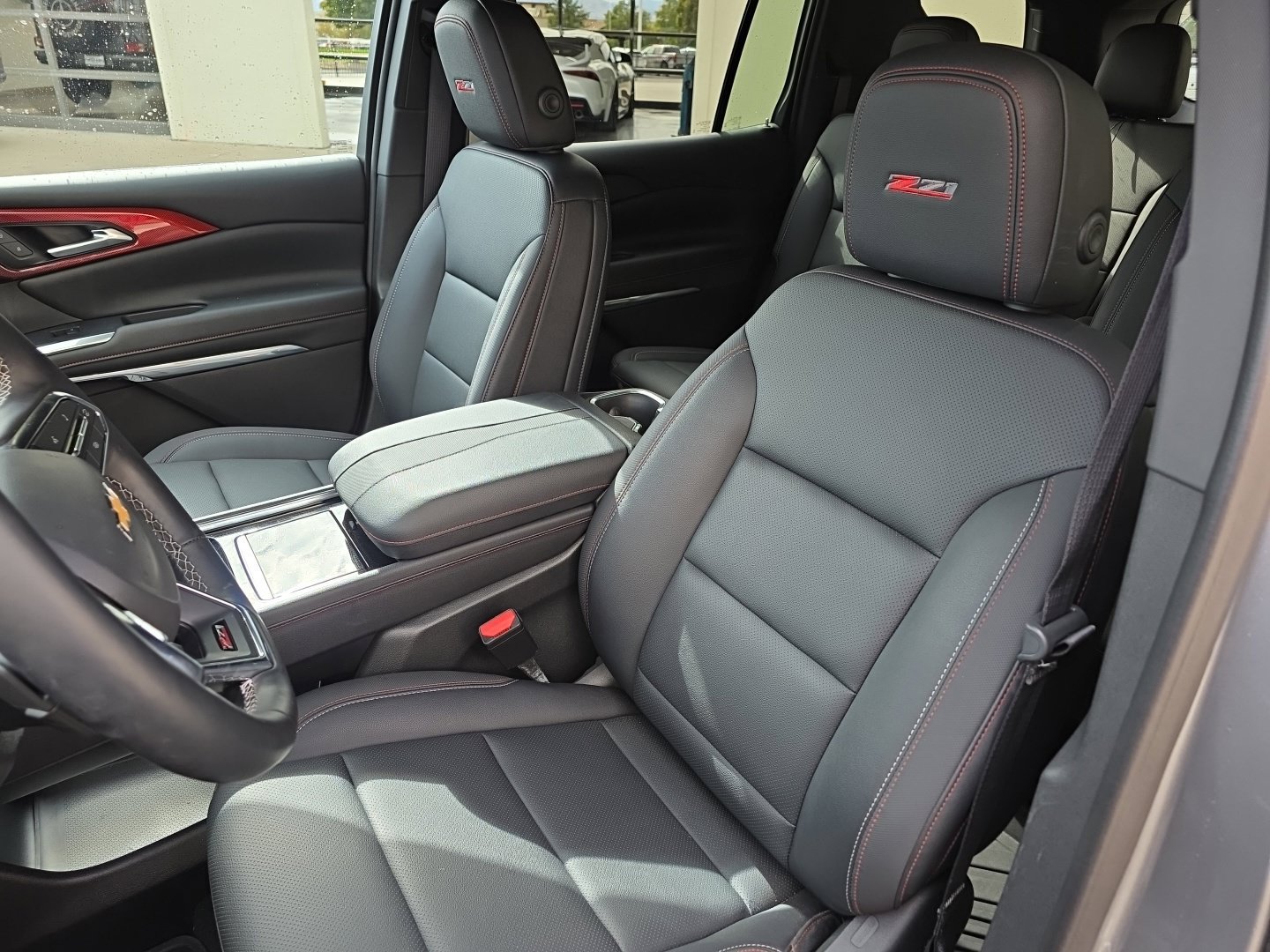 Used 2025 Chevrolet Traverse Z71 AWD/4WD image 5