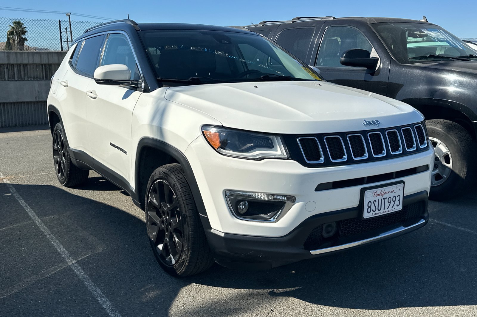 Used 2017 Jeep Compass Limited AWD/4WD image 2