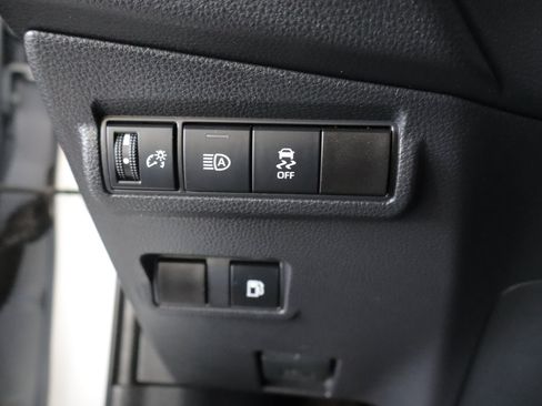 Used 2024 Toyota Corolla Cross AWD Hybrid image 17