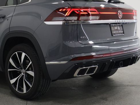 Used 2024 Volkswagen Atlas Cross Sport SEL Premium R-Line image 10