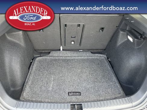 Used 2024 Volkswagen Taos SE image 18