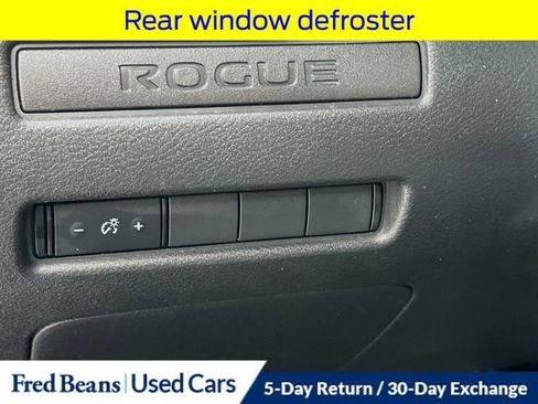 Used 2022 Nissan Rogue S image 9