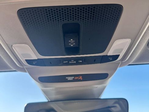 Used 2025 Honda HR-V EX-L image 14