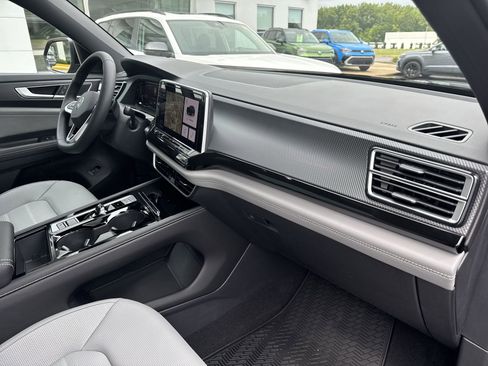 New 2026 Volkswagen Atlas Cross Sport SEL R-Line image 28