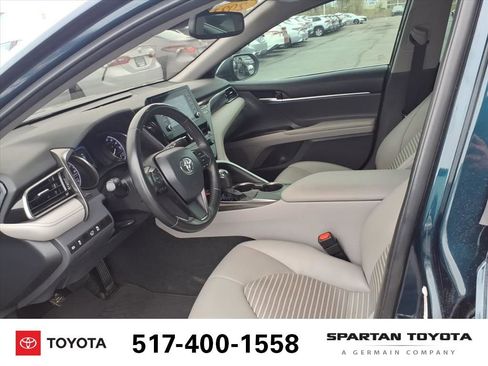 Used 2021 Toyota Camry SE w/ Convenience Package FWD image 14