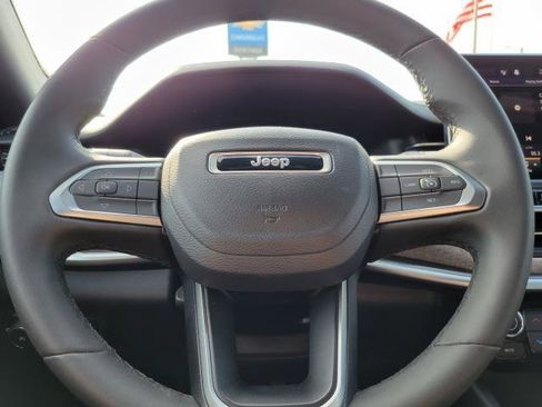 Used 2024 Jeep Compass Latitude AWD/4WD image 12