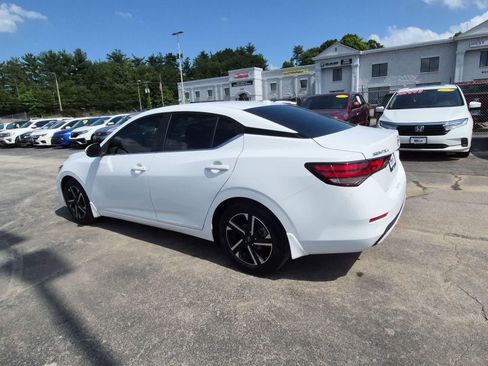 Used 2024 Nissan Sentra SV FWD image 3