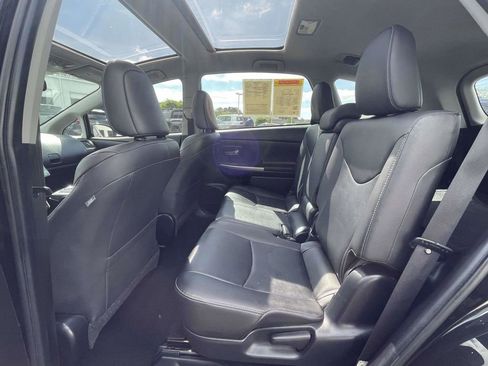 Used 2015 Toyota Prius V Five w/ Advanced Technology Package FWD image 12