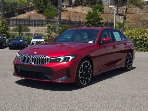 New 2026 BMW 330i Sedan w/ M Sport Package RWD image 2