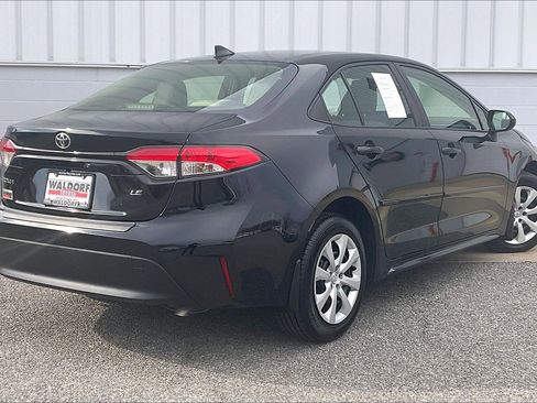 Used 2023 Toyota Corolla LE w/ Carpet Mat Package (TMS) image 17