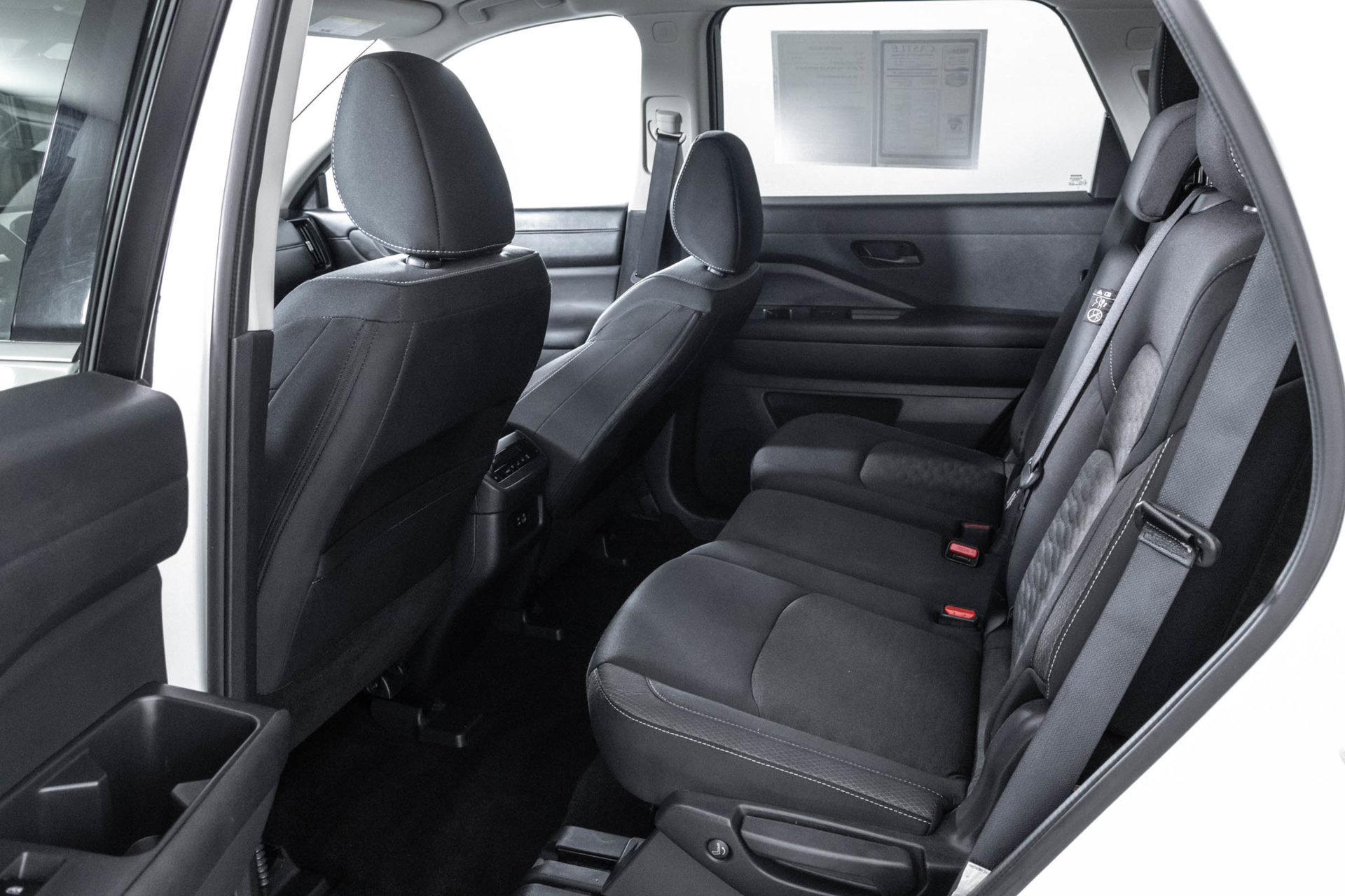 Used 2024 Nissan Pathfinder SV AWD/4WD image 36