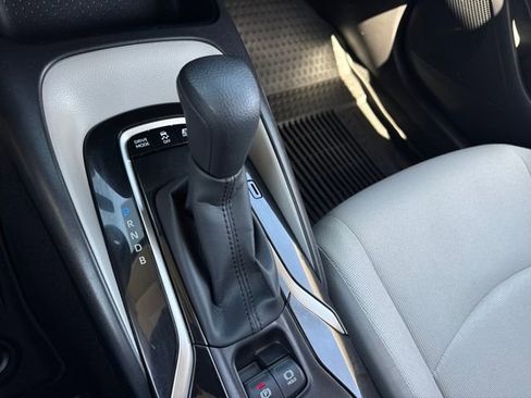 Used 2022 Toyota Corolla LE image 15