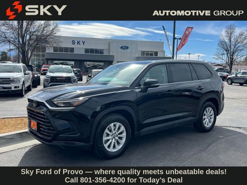 Used 2025 Toyota Grand Highlander XLE image 1