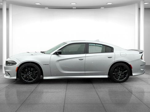 Used 2022 Dodge Charger R/T w/ Performance Handling Group image 4