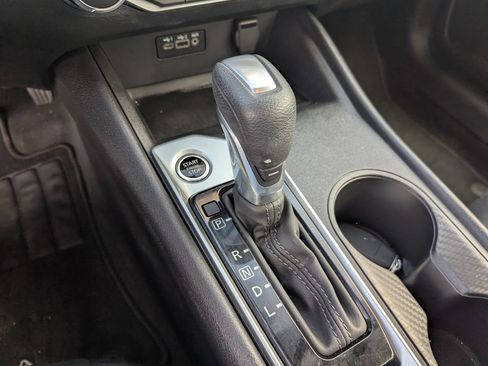 Used 2025 Nissan Altima 2.5 SV FWD image 14