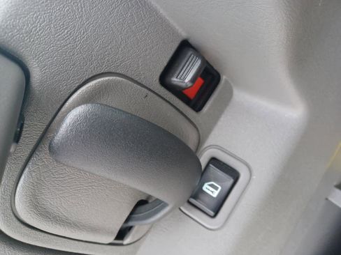 Used 2024 GMC Savana 2500 w/ Driver Convenience Package image 12