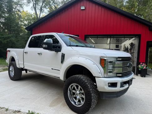 Used 2019 Ford F250 Platinum w/ Platinum Ultimate Package AWD/4WD image 5